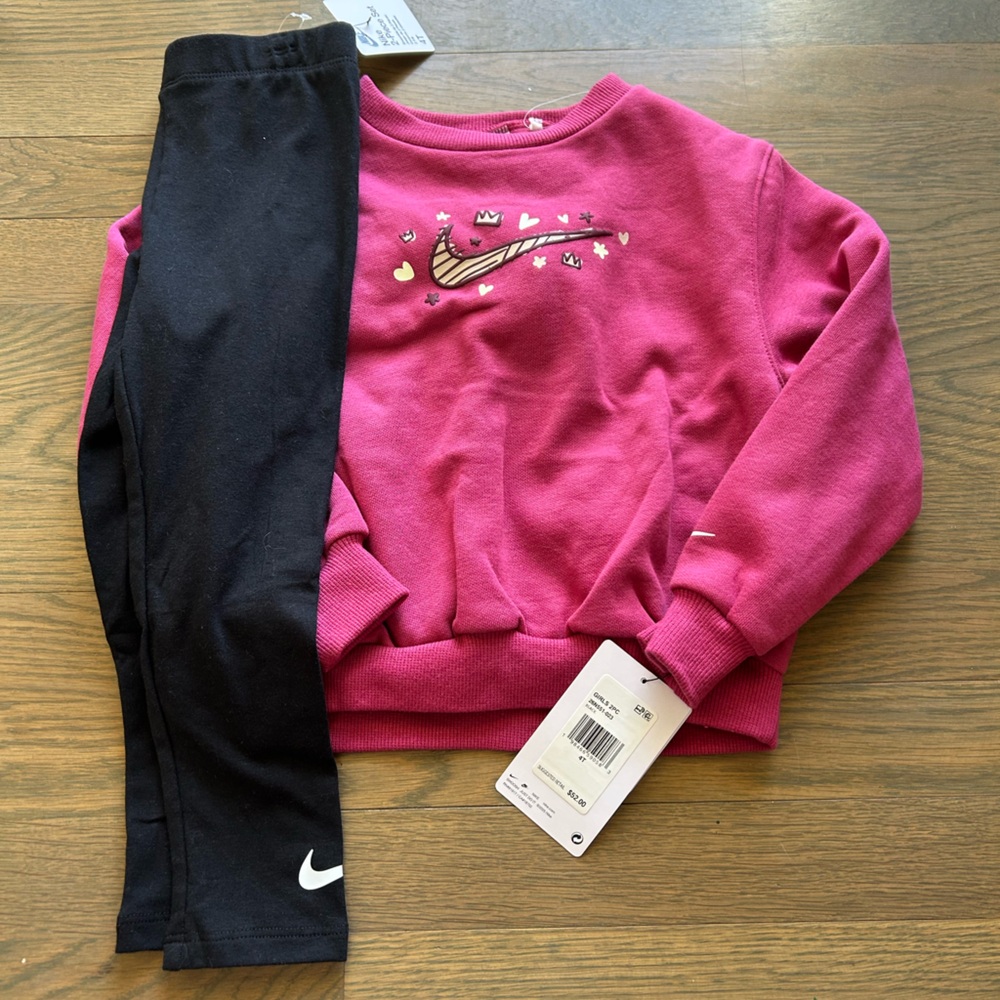 NWT Nike Toddler Set size 4T